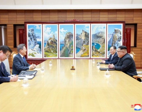 Photo exhibition: North-South Summit Meeting - Image
