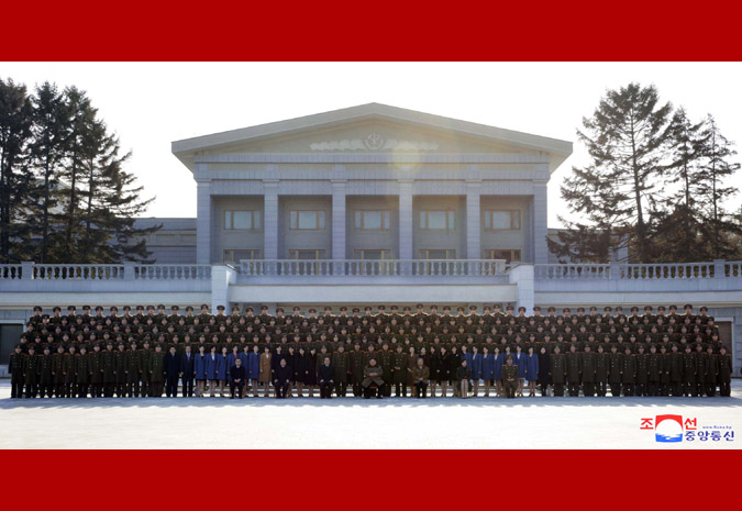 Supreme Leader Kim Jong Un Has Photo Session with DPRK Friendship Art Delegation - Image