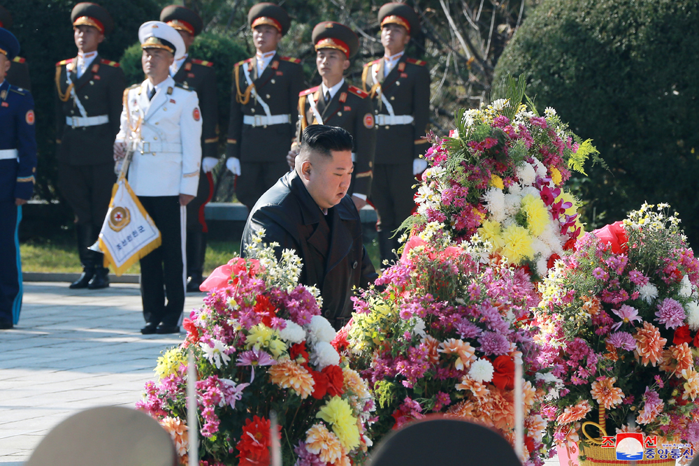  On the occasion of the 70th anniversary of the Chinese People's Support Army's participation in the Joseon War, the dear Supreme Leader, Comrade Kim Jong- un , visited the Chinese People's Support Forces Ryeosareungwon and expressed their noble respect t - Image
